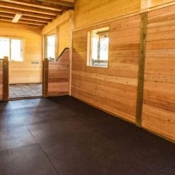 Ultimate RB 400304000046 4' x 6' x 3/4" Stall Mat